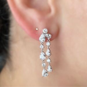 ✨🆕✨Sparkling Linear Drop Earrings